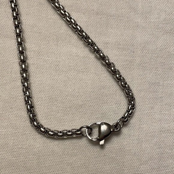 Celtic Knot Moon with Tree of Life Necklace Unisex - Picture 7 of 10